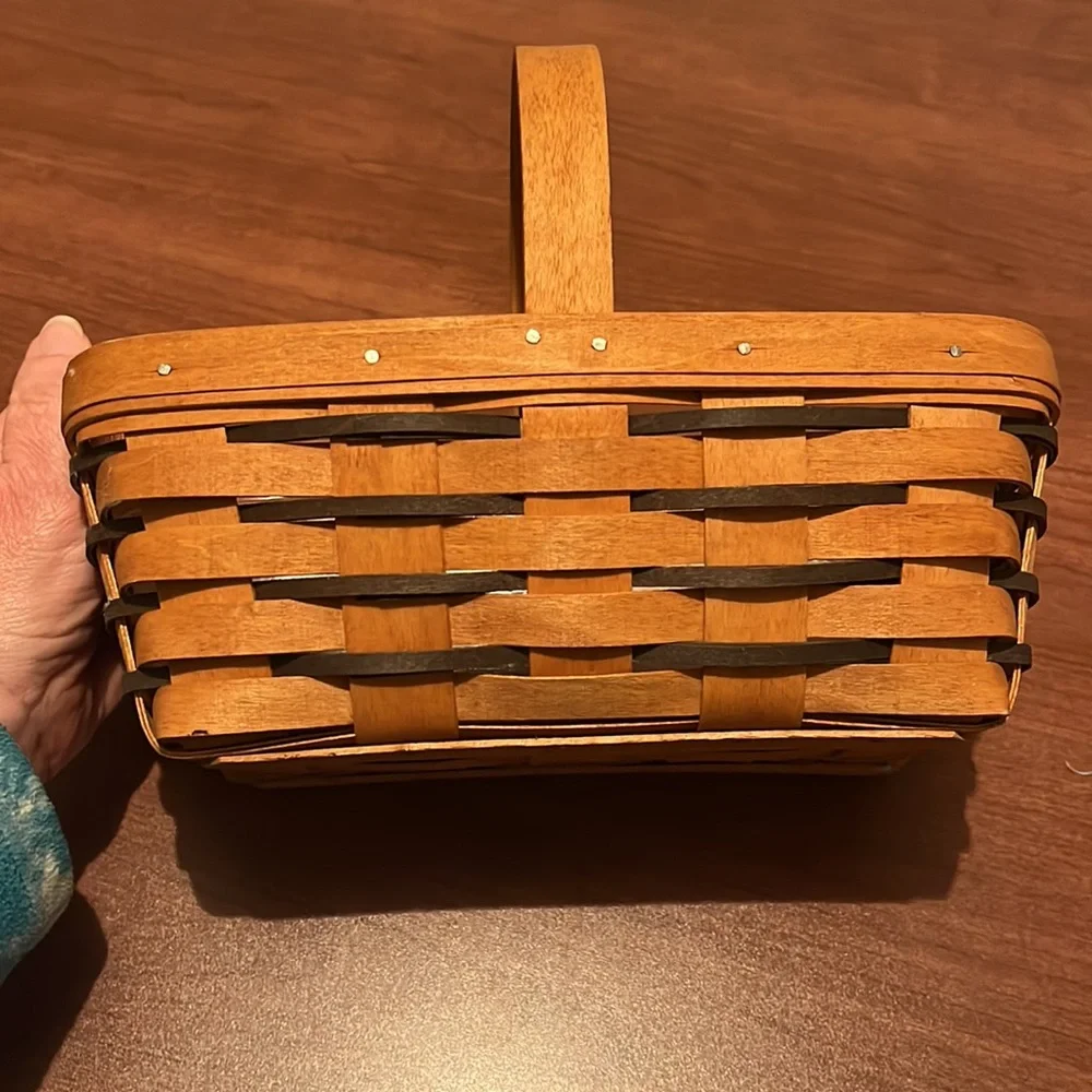 Vintage Longaberger 1994 basket with protector